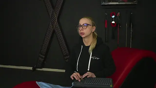 Snapshot of CelineConner chatting on February 2025 05:14:01 AM CelineConner online show from February 2025 05:14:01 AM