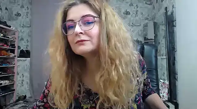 Helen1974 online show from February 2025 09:15:01 PM