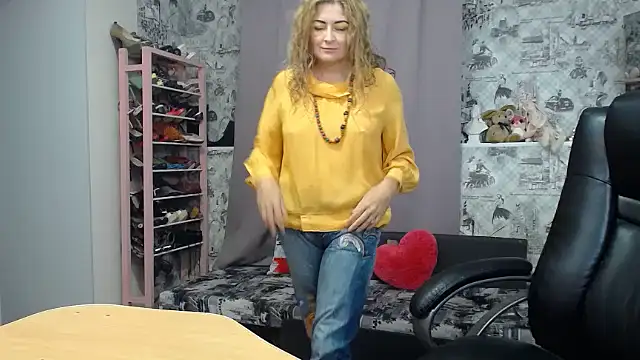 Helen1974 online show from October 2025 05:54:01 PM