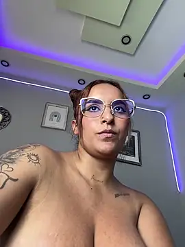 Snapshot of Seized_lust chatting on December 2024 06:50:02 PM Seized lust online show from December 2024 06:50:02 PM