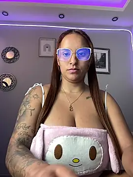 Snapshot of Seized_lust chatting on January 2025 02:47:01 PM Seized lust online show from January 2025 02:47:01 PM