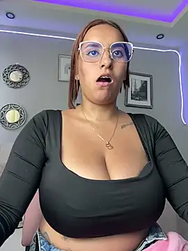 Snapshot of Seized_lust chatting on February 2025 06:56:02 PM Seized lust online show from February 2025 06:56:02 PM