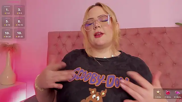 Snapshot of sophiarossee_ chatting on December 2025 12:12:02 PM sophiarossee online show from December 2025 12:12:02 PM