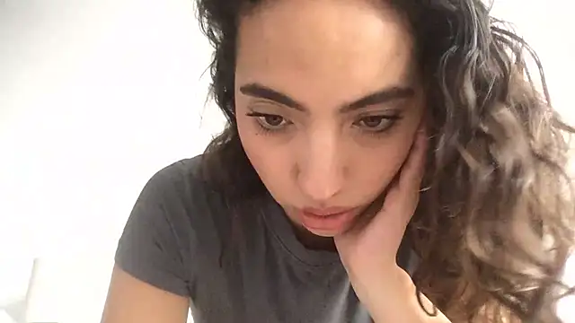 Sophi  a online show from May 2026 09:01:01 PM
