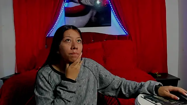 sexylaurita online show from January 2025 12:15:01 PM