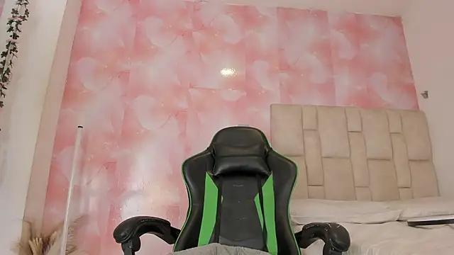 Snapshot of emily_lean_ chatting on March 2026 10:14:02 PM emily lean online show from March 2026 10:14:02 PM