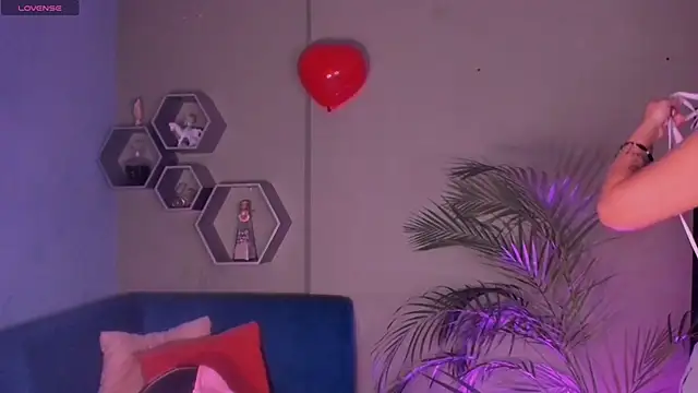 Sussy Bell01 online show from February 2025 06:02:02 PM