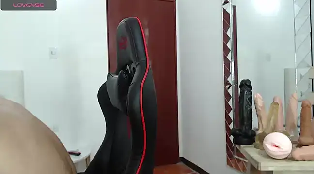 JoseRumbero26 online show from March 2025 05:39:02 PM