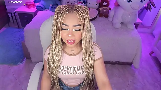 Snapshot of conny__curly chatting on January 2025 01:30:02 PM conny curly online show from January 2025 01:30:02 PM