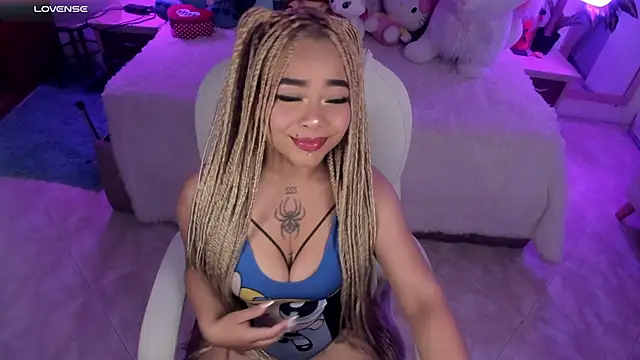 Snapshot of conny__curly chatting on January 2025 01:23:02 PM conny curly online show from January 2025 01:23:02 PM