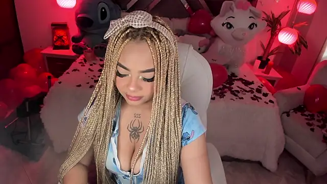 Snapshot of conny__curly chatting on February 2025 01:32:02 PM conny curly online show from February 2025 01:32:02 PM