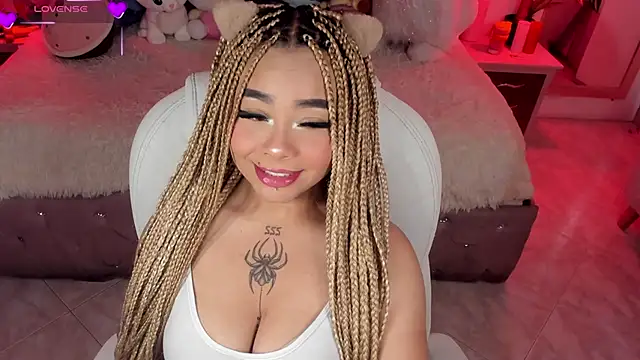 Snapshot of conny__curly chatting on March 2025 01:26:02 PM conny curly online show from March 2025 01:26:02 PM