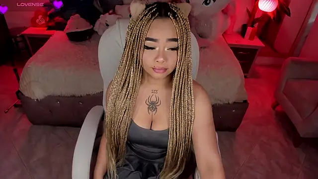 Snapshot of conny__curly chatting on March 2025 12:51:01 PM conny curly online show from March 2025 12:51:01 PM