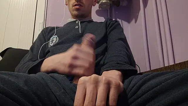 Snapshot of _Hocthus_ chatting on January 2025 07:32:01 PM Hocthus online show from January 2025 07:32:01 PM