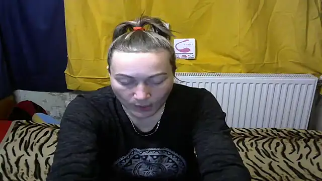 wLESLYMOSw online show from January 2025 04:18:01 PM