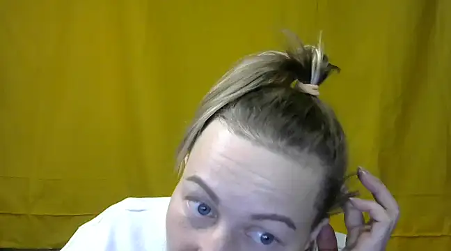 wLESLYMOSw online show from March 2025 06:36:01 PM