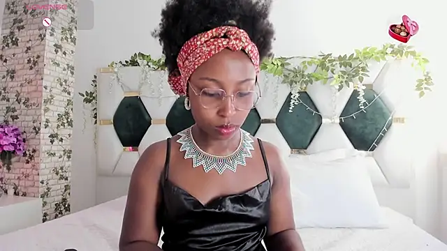 Snapshot of EmmaSanzz_ chatting on January 2025 11:49:02 AM EmmaSanzz online show from January 2025 11:49:02 AM