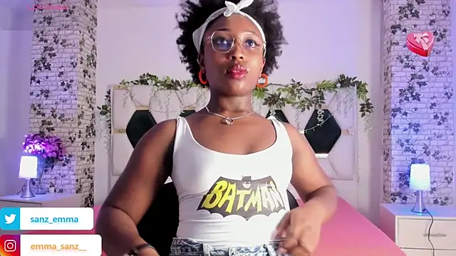 Snapshot of EmmaSanzz_ chatting on February 2025 11:31:01 AM EmmaSanzz online show from February 2025 11:31:01 AM