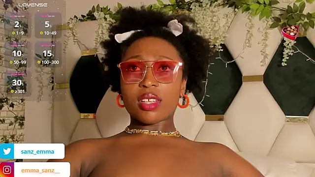 Snapshot of EmmaSanzz_ chatting on February 2025 05:55:02 PM EmmaSanzz online show from February 2025 05:55:02 PM