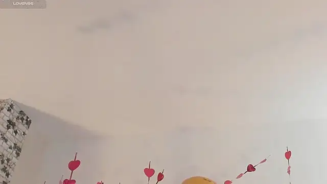 Snapshot of EmmaSanzz_ chatting on February 2025 11:35:02 AM EmmaSanzz online show from February 2025 11:35:02 AM