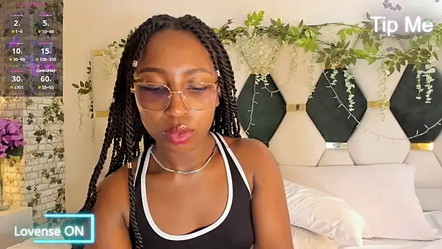 Snapshot of EmmaSanzz_ chatting on March 2025 05:39:02 PM EmmaSanzz online show from March 2025 05:39:02 PM