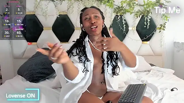 Snapshot of EmmaSanzz_ chatting on March 2025 05:34:02 PM EmmaSanzz online show from March 2025 05:34:02 PM