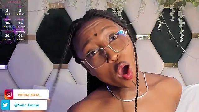 Snapshot of EmmaSanzz_ chatting on March 2025 05:43:02 PM EmmaSanzz online show from March 2025 05:43:02 PM