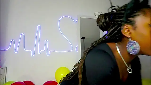 Snapshot of EmmaSanzz_ chatting on September 2025 11:23:02 AM EmmaSanzz online show from September 2025 11:23:02 AM