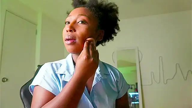 Snapshot of EmmaSanzz_ chatting on September 2025 11:59:02 AM EmmaSanzz online show from September 2025 11:59:02 AM