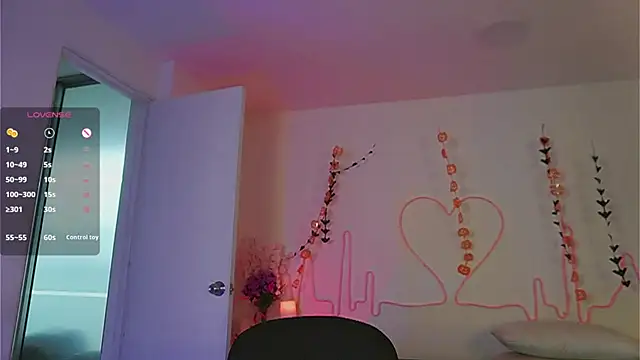 Snapshot of EmmaSanzz_ chatting on October 2025 11:42:01 AM EmmaSanzz online show from October 2025 11:42:01 AM