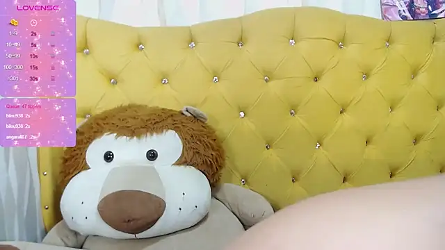 Snapshot of moniquehicks chatting on February 2025 10:15:02 PM moniquehicks online show from February 2025 10:15:02 PM