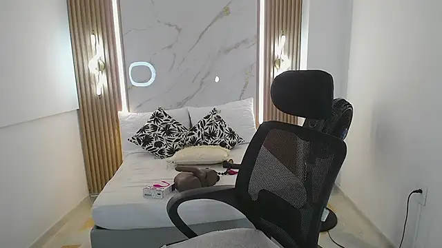 Mariana Rojas online show from March 2026 06:02:02 AM