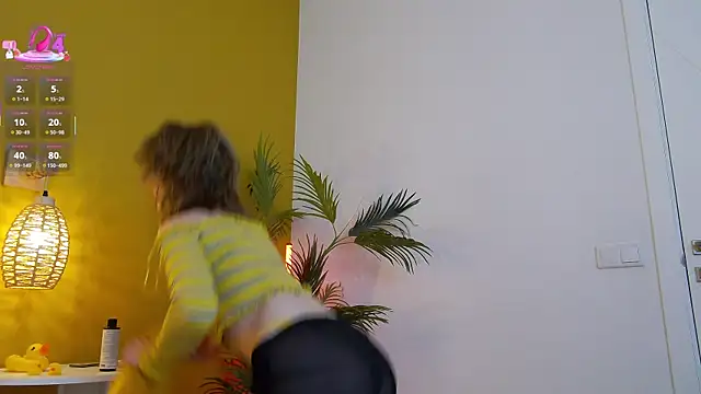 Snapshot of lessysweety chatting on November 2025 04:01:01 AM lessysweety online show from November 2025 04:01:01 AM