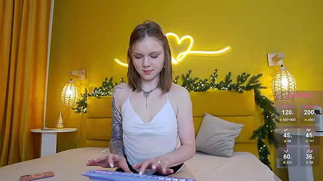 Snapshot of lessysweety chatting on November 2025 03:20:01 AM lessysweety online show from November 2025 03:20:01 AM