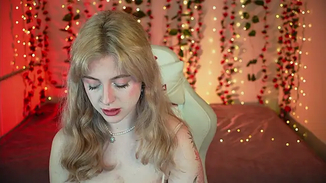 Snapshot of your_favoritegirls chatting on March 2026 05:27:02 PM your favoritegirls online show from March 2026 05:27:02 PM