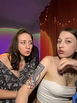 Snapshot of Dooubletroublee chatting on December 2024 01:10:02 AM Dooubletroublee online show from December 2024 01:10:02 AM