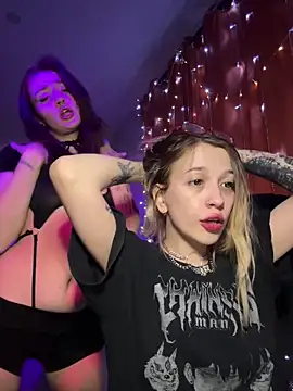 Snapshot of Dooubletroublee chatting on January 2025 04:23:02 AM Dooubletroublee online show from January 2025 04:23:02 AM