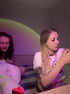 Snapshot of Dooubletroublee chatting on February 2025 03:01:02 AM Dooubletroublee online show from February 2025 03:01:02 AM