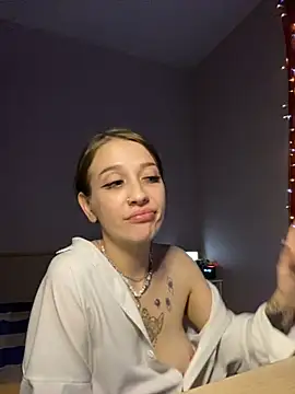 Snapshot of Dooubletroublee chatting on February 2025 12:41:01 AM Dooubletroublee online show from February 2025 12:41:01 AM