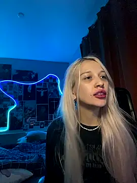 Snapshot of Dooubletroublee chatting on September 2025 10:44:02 PM Dooubletroublee online show from September 2025 10:44:02 PM