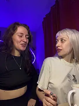 Snapshot of Dooubletroublee chatting on September 2025 08:03:01 PM Dooubletroublee online show from September 2025 08:03:01 PM