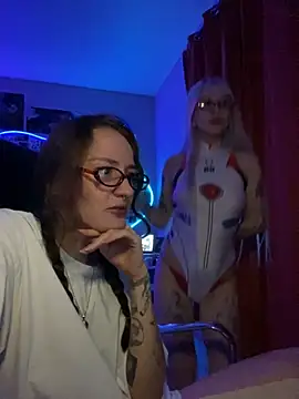 Snapshot of Dooubletroublee chatting on October 2025 10:29:02 PM Dooubletroublee online show from October 2025 10:29:02 PM