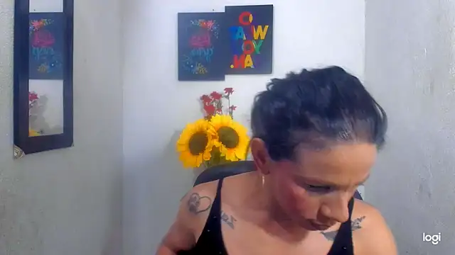 Snapshot of juanblakbigcock chatting on October 2025 05:32:01 PM juanblakbigcock online show from October 2025 05:32:01 PM