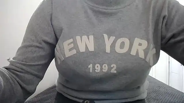 Snapshot of Luna_girlhot_ chatting on April 2026 05:39:02 PM Luna girlhot online show from April 2026 05:39:02 PM