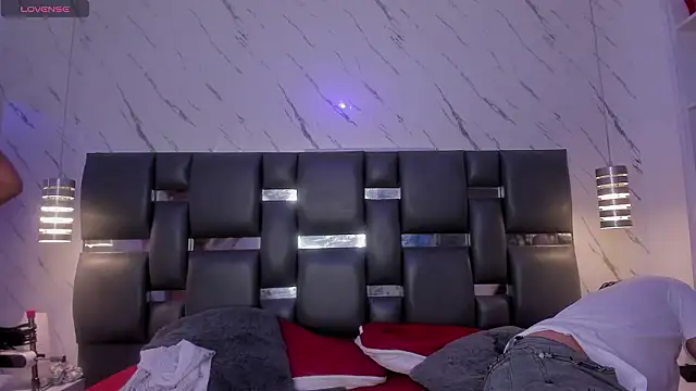 PittAndLunaa online show from March 2026 12:34:01 PM