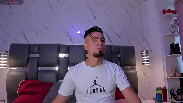 PittAndLunaa online show from March 2026 12:24:02 PM