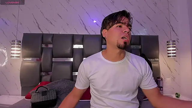 PittAndLunaa online show from March 2026 12:27:01 PM