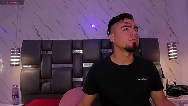 PittAndLunaa online show from April 2026 12:22:01 PM