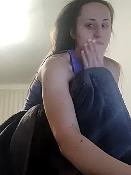 emeli moon online show from February 2025 06:52:02 PM