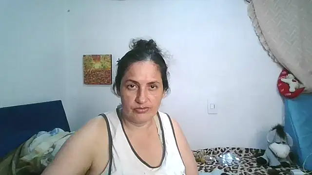Snapshot of ximenajimenez chatting on April 2026 11:32:02 PM ximenajimenez online show from April 2026 11:32:02 PM